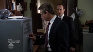 Смотреть на Лордфильм 2.0 Сериал Закон и порядок 1990